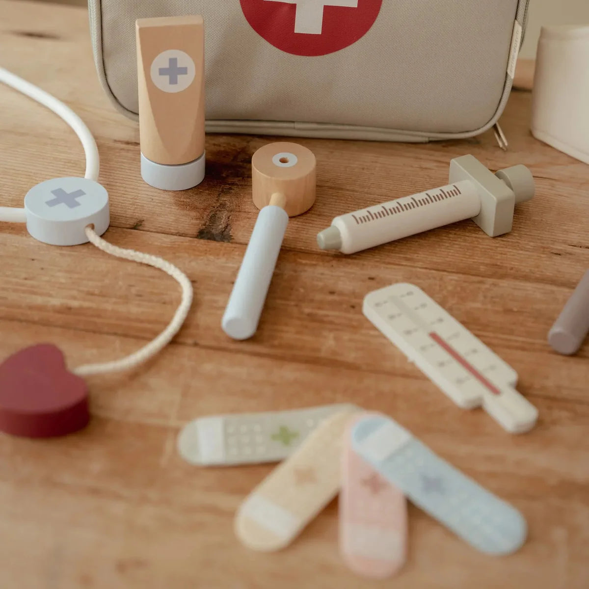 LITTLEDUTCH - læknasett